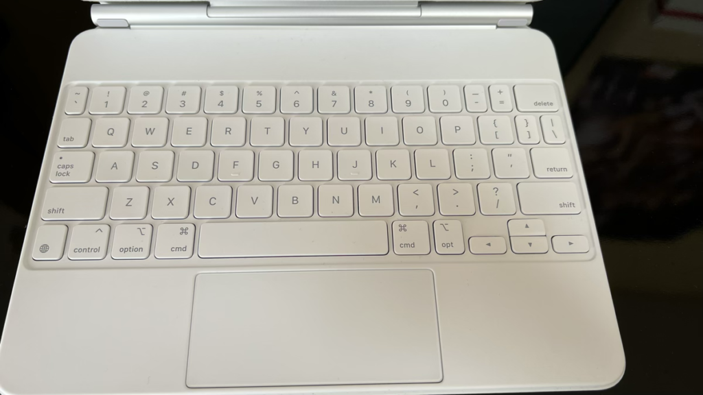 白いMagic Keyboard for iPadの汚れ防止はどうしてる？3ヶ月使ってみて